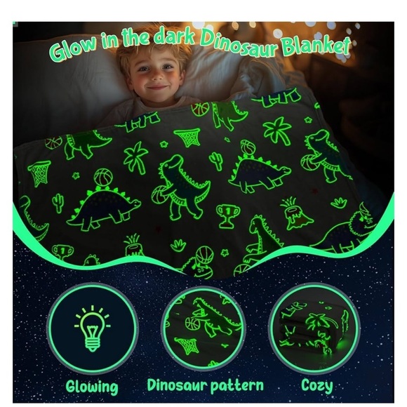 NWT glow in the dark dinosaur 🦕 premium flannel throw blanket - Picture 3 of 5